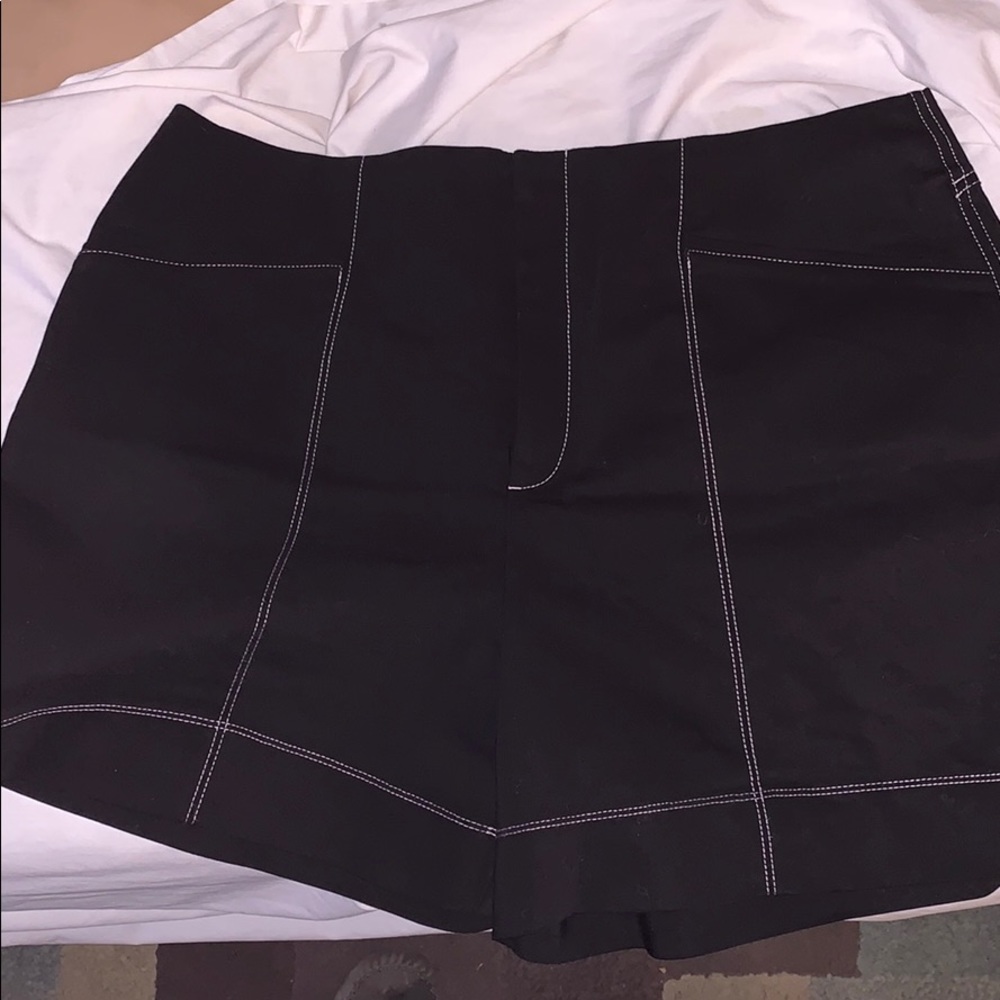 Shorts - Picture 1 of 4
